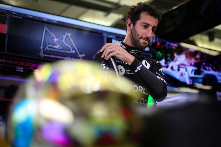 Motor Racing - Formula One World Championship - Bahrain Grand Prix - Qualifying Day - Sakhir, Bahrain