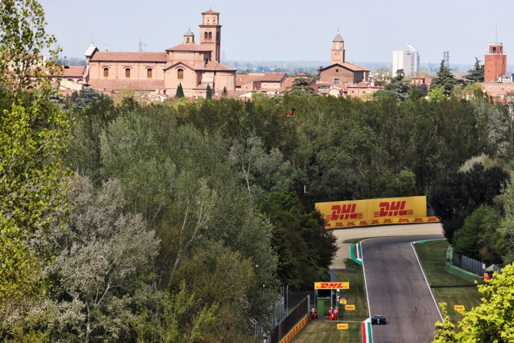 Nieoficjalnie: Ostatni rok Imoli w F1