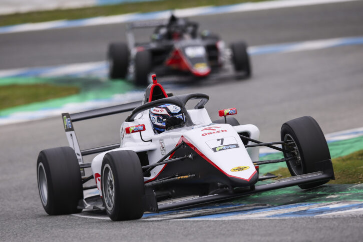 6a9e9a5c-a0a7-5cee-96b0-5201a0d4e56c