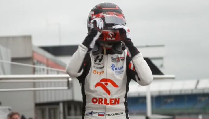 Tymek Kucharczyk wygrywa