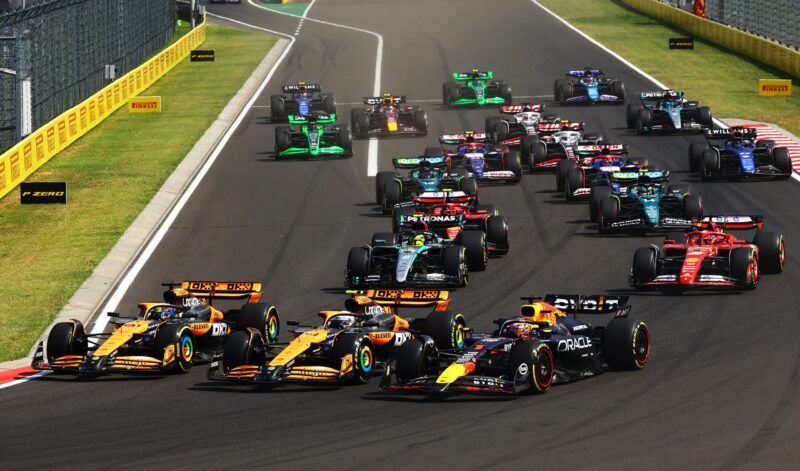 Red Bull McLaren race wegry f1