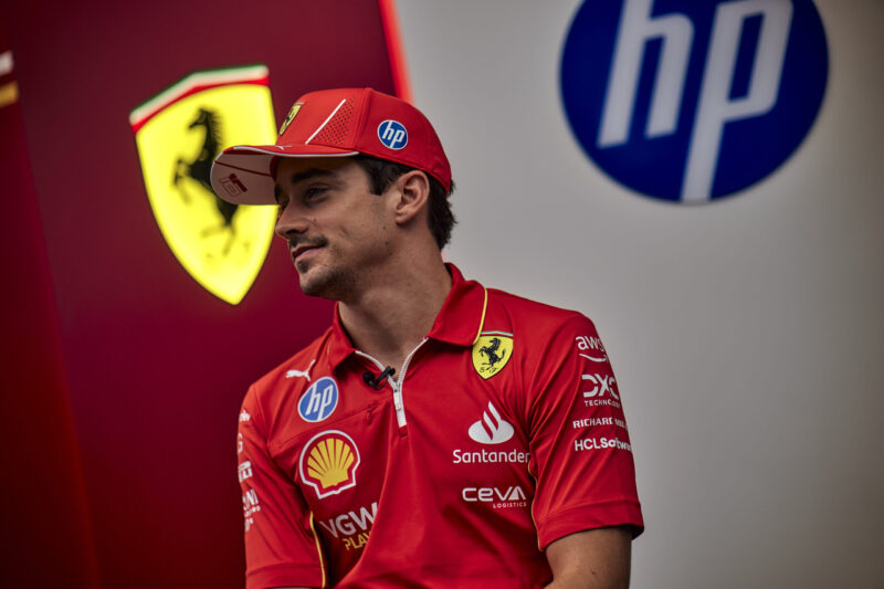 007scuderia-ferrari-brazil-gp-thursday_1095ed25-2600-428b-bde6-69ddeb556695