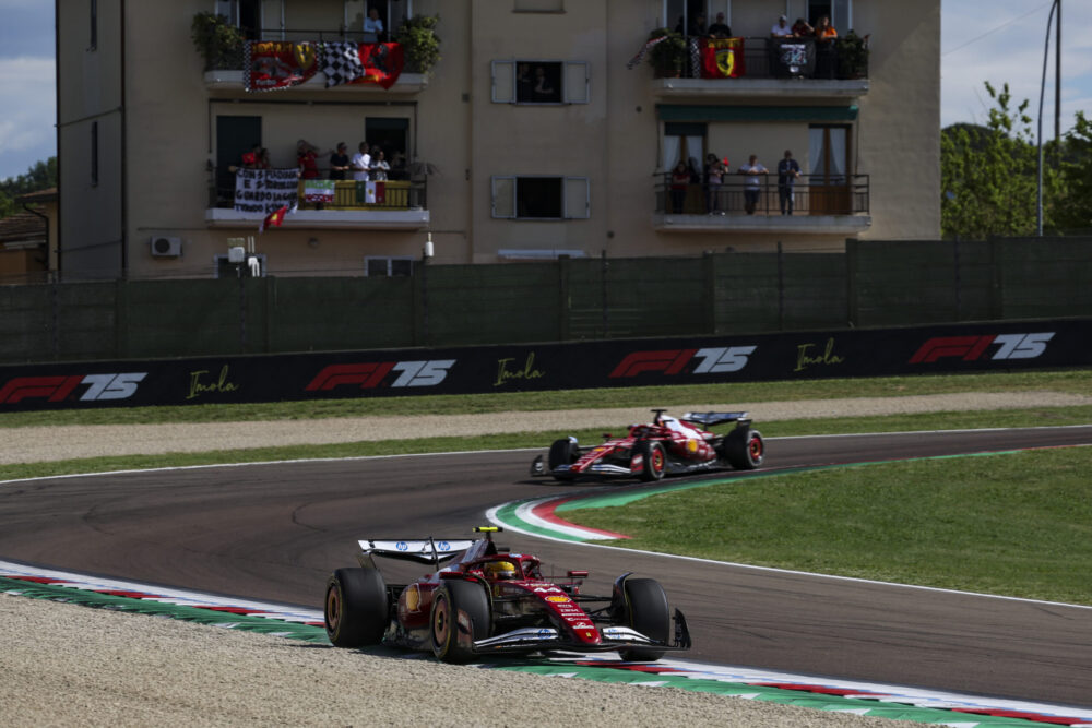 Leclerc chciał bardzo ryzykownej strategii. Przeszkodził mu Hamilton