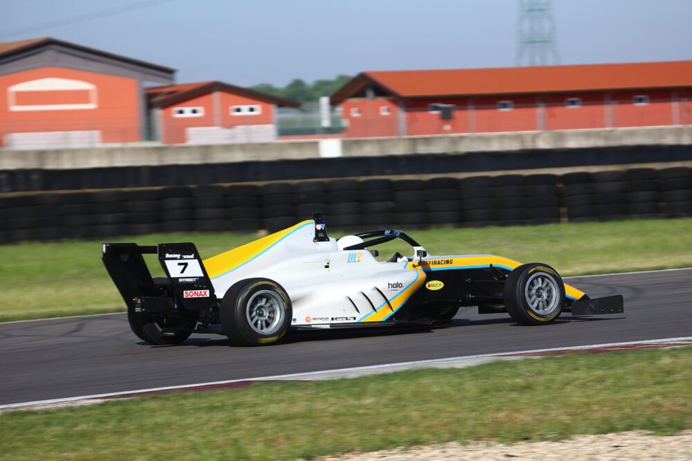 Z symulatora do… bolidu Formuły 4