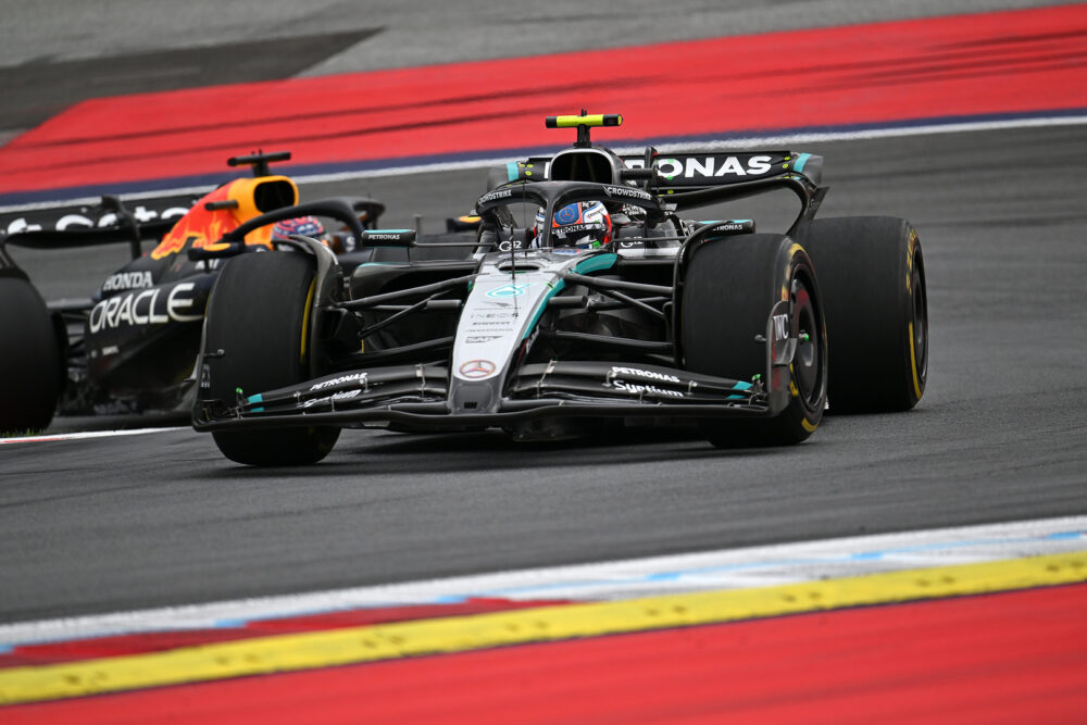 Trzecia wpadka Hamiltona. Kto jest szybki w Austrii?