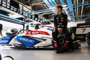 2291f0a3-84c8-25cd-8b2d-fdc96e5a9931