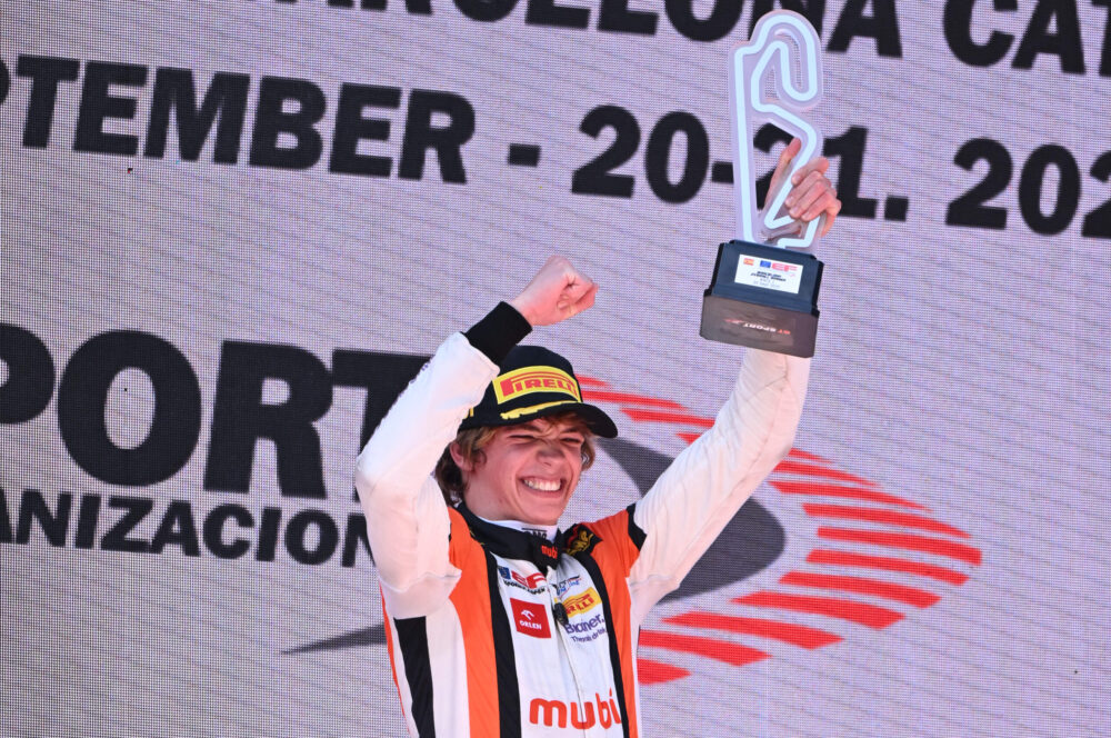 Kucharczyk zbliża się do tytułu po Barcelonie