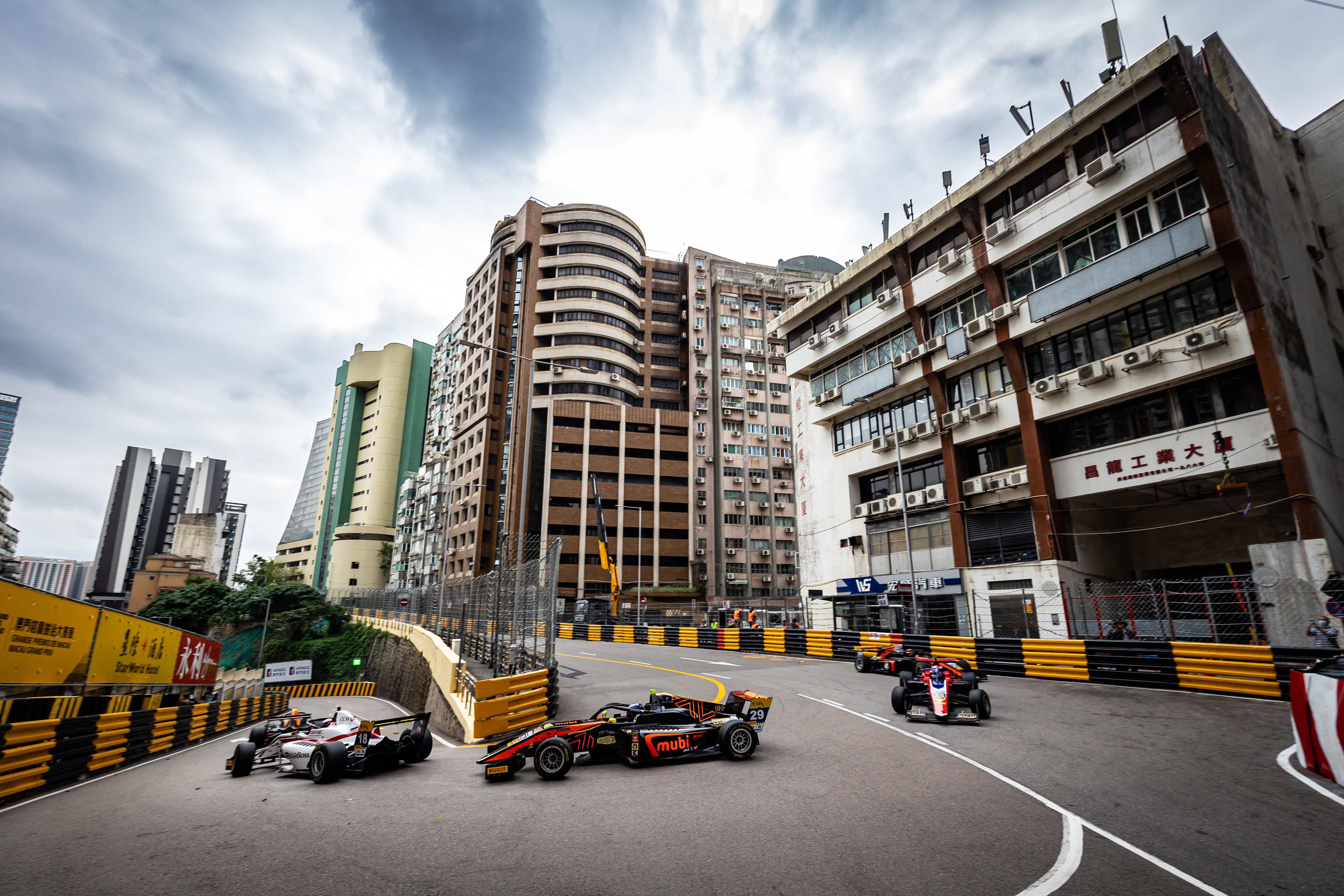 Kucharczyk 14. w pierwszych kwalifikacjach