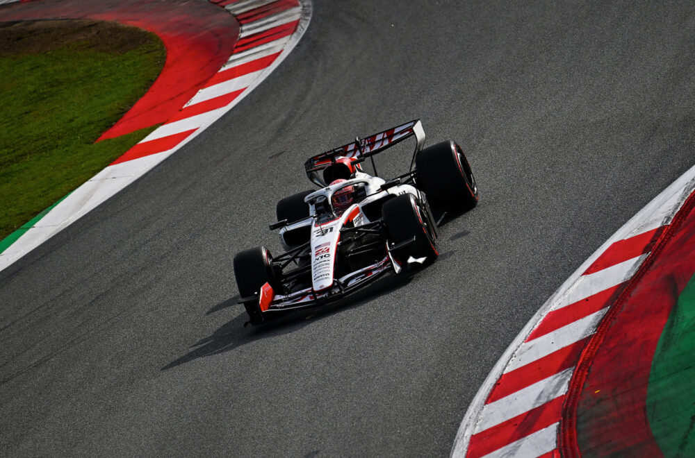 1. dzień testów Formuły 1 w Bahrajnie [Sesja poranna]