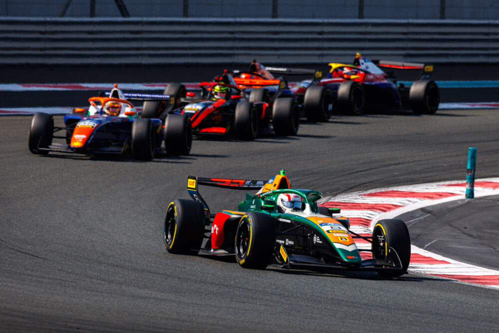 Trzeci wyścig FRMET w Abu Zabi [Live stream]