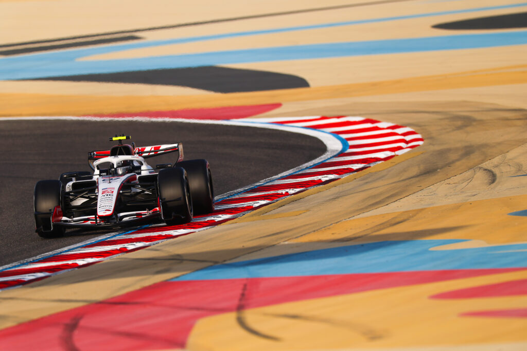 Ostatni dzień testów F1 w Bahrajnie – sesja poranna [Relacja live]