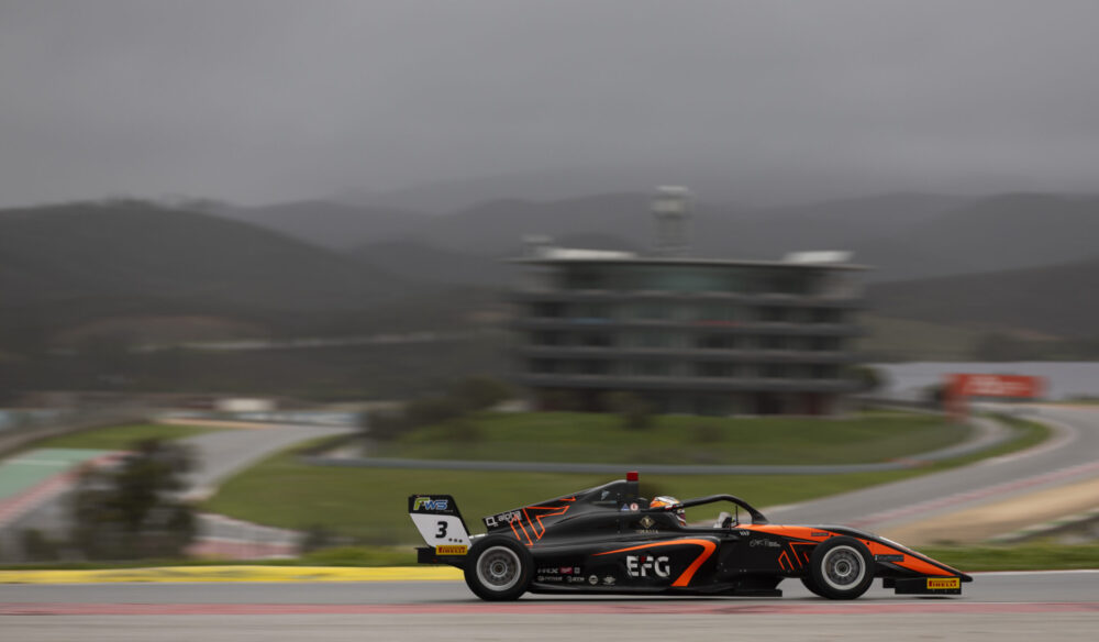 Ruta w czołówce Formuły 4 w Portugalii