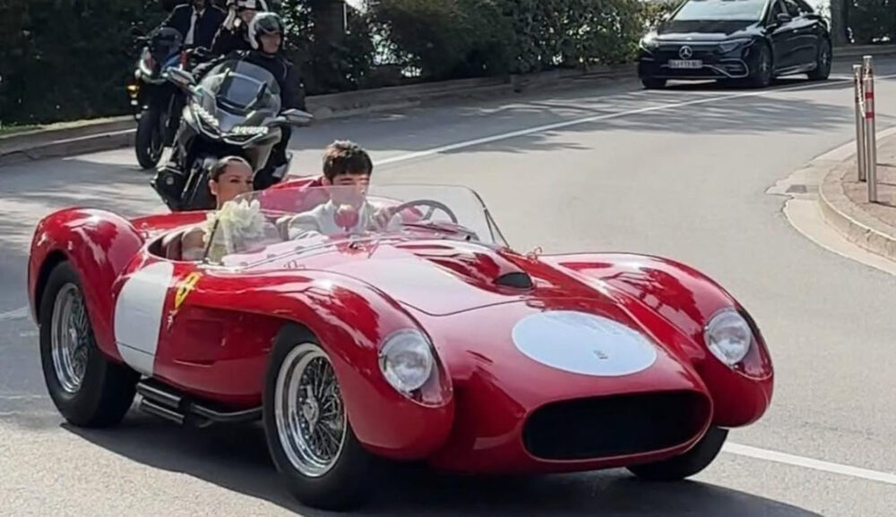 Tydzień przed startem sezonu, Leclerc zmienił stan cywilny. Prawdopodobnie