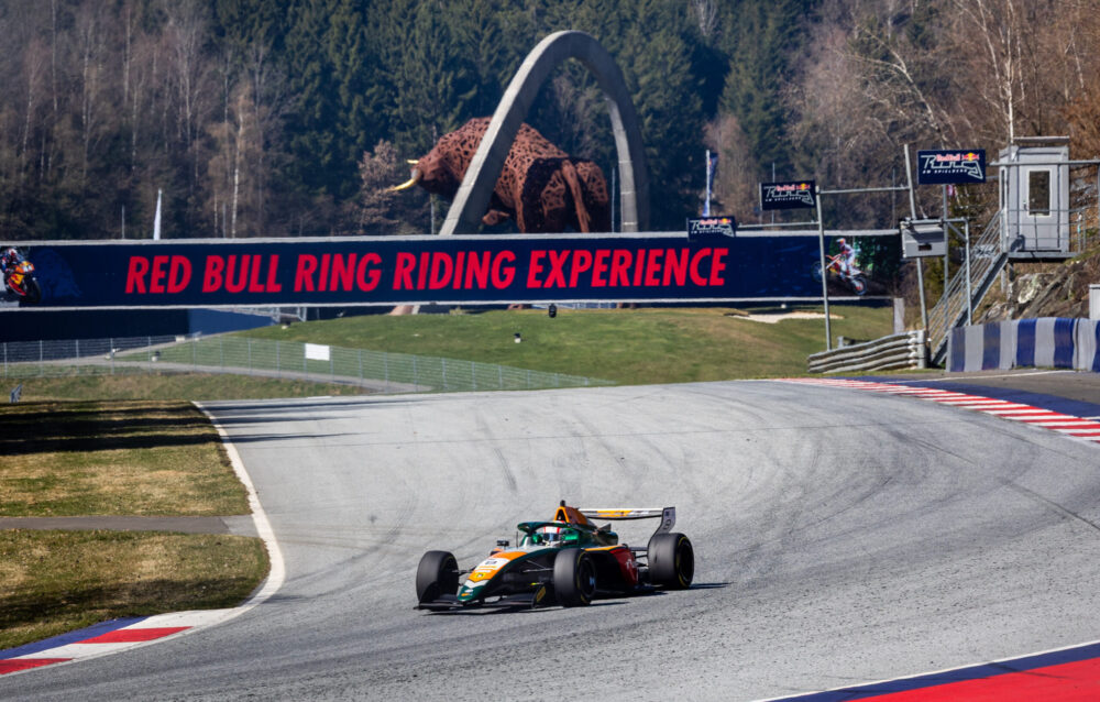 Dobre kwalifikacje Przyrowskiego. Oglądajcie 3. wyścig FREC