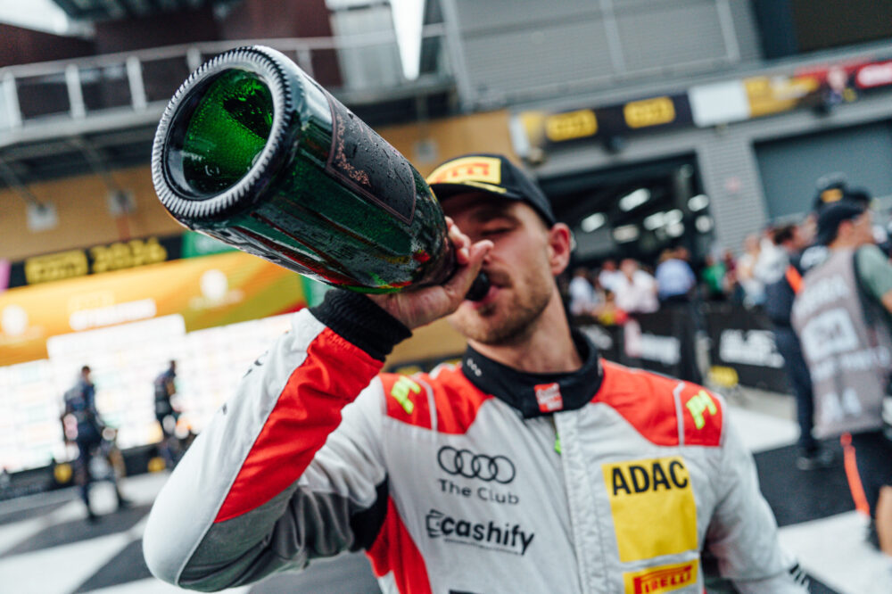 Z końca stawki na podium. Robin Rogalski pisze historię w ADAC GT Masters