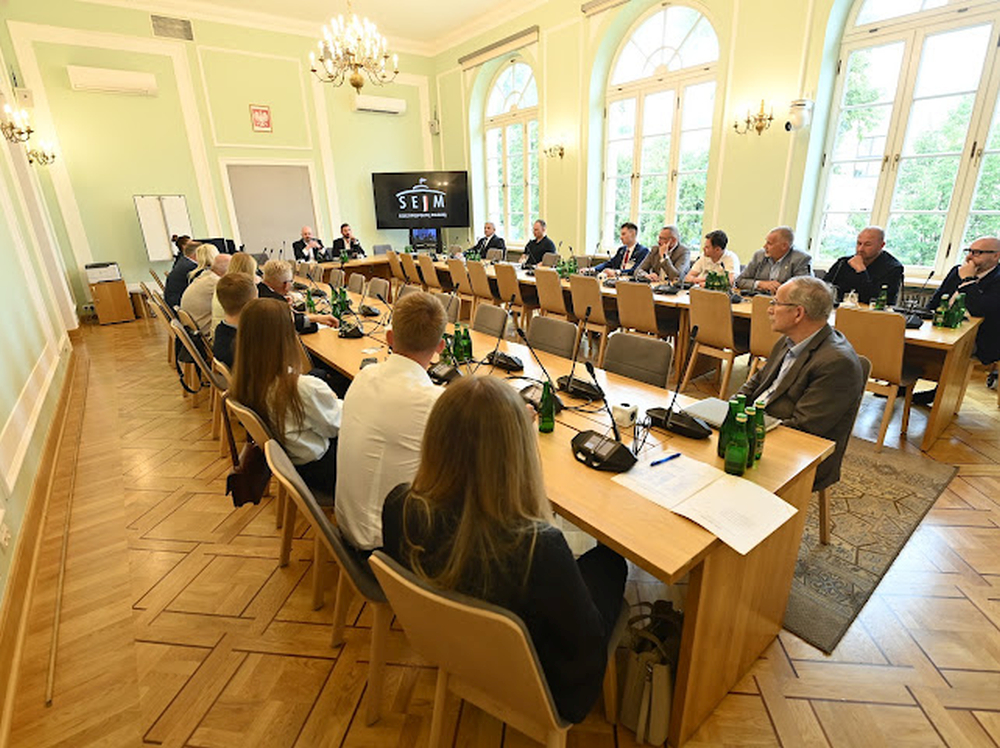 O sytuacji polskich torów: Obradował Parlamentarny Zespół ds. Obrony Kierowców