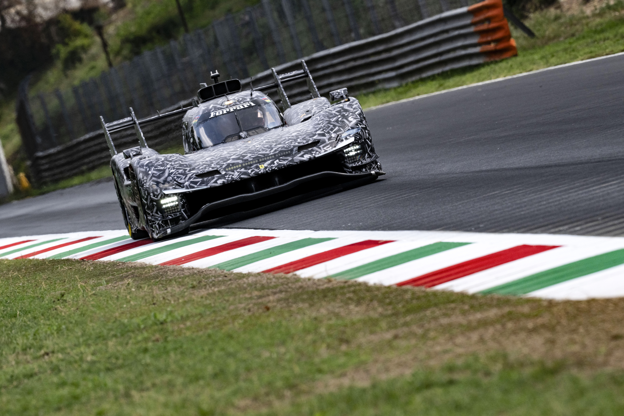 Monza test rv - 01055-edited-v3_be49dc4d-a728-4a49-ad16-4fa8c99a1f20