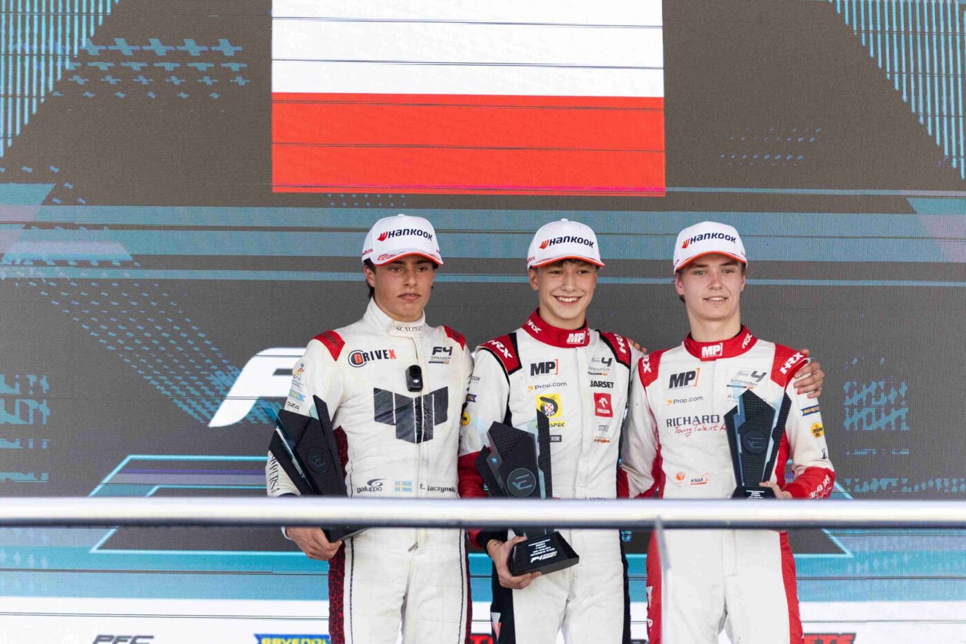Łyżeń z kolejnym podium w Hiszpańskiej F4! Walka o mistrzostwo trwa, zostały dwie rundy