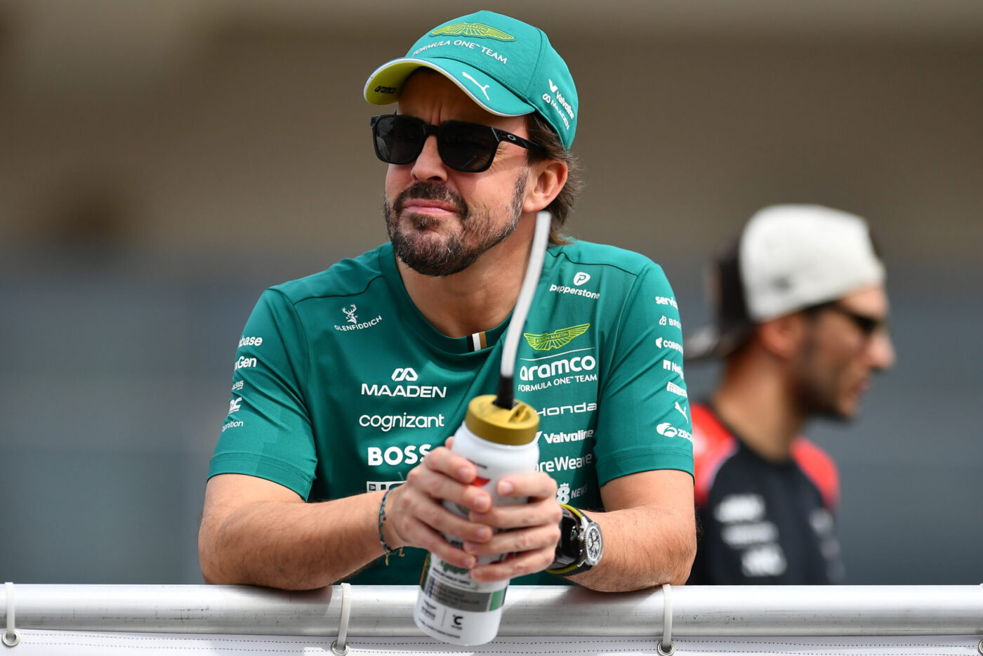 Alonso bardzo ostro o Albonie